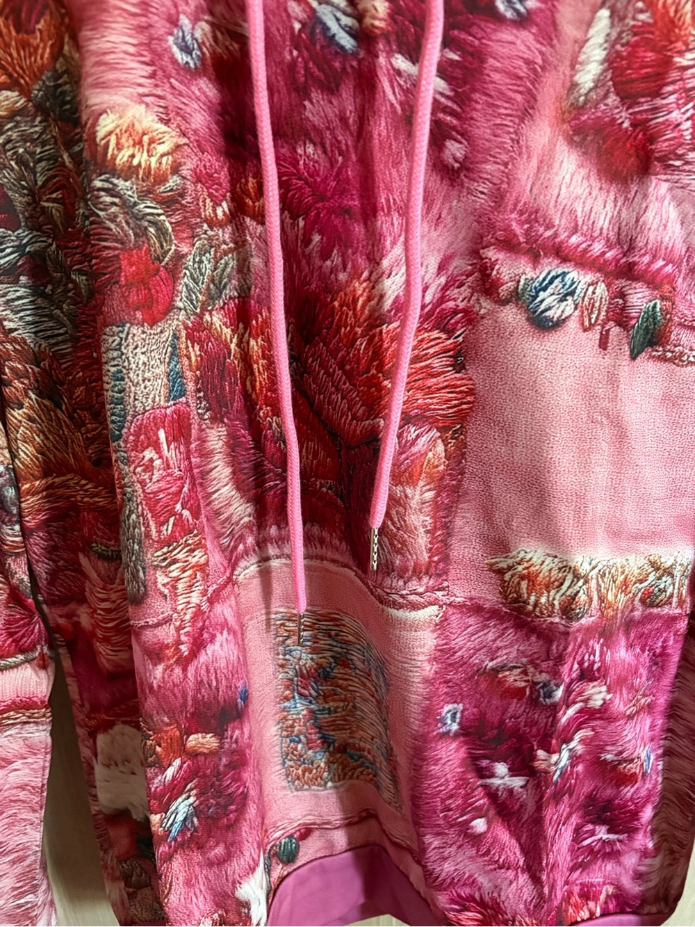 Unbranded cute poly hoodie - Picture 3 of 4